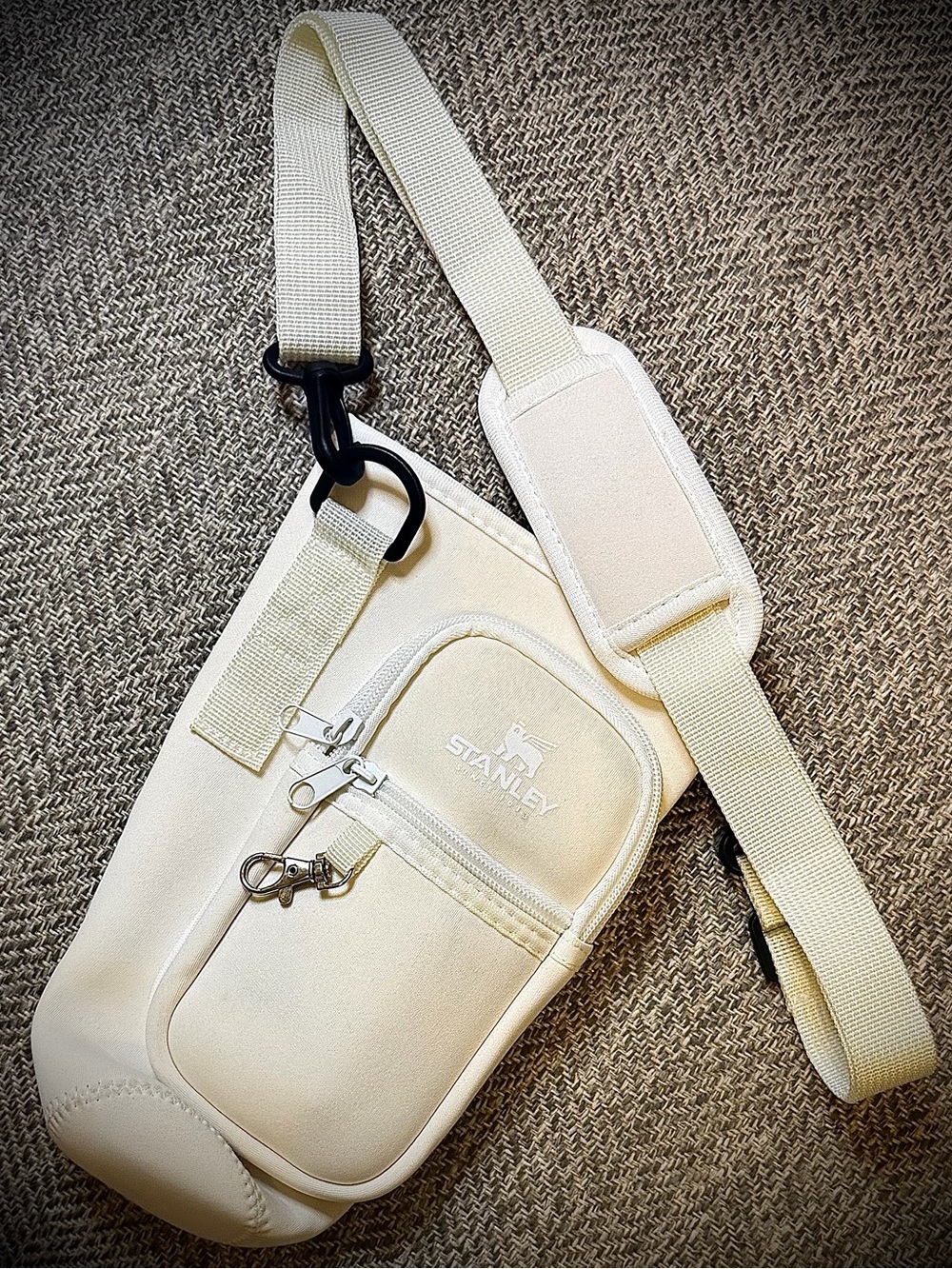 Stanley Cream Crossbody Sling Pack with Padded Strap-NEW!